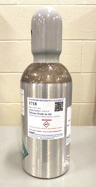 SRM 1718 - 空氣中的一氧化二氮(公稱量-物質(zhì)分數(shù)為1毫微升/摩爾)標準品